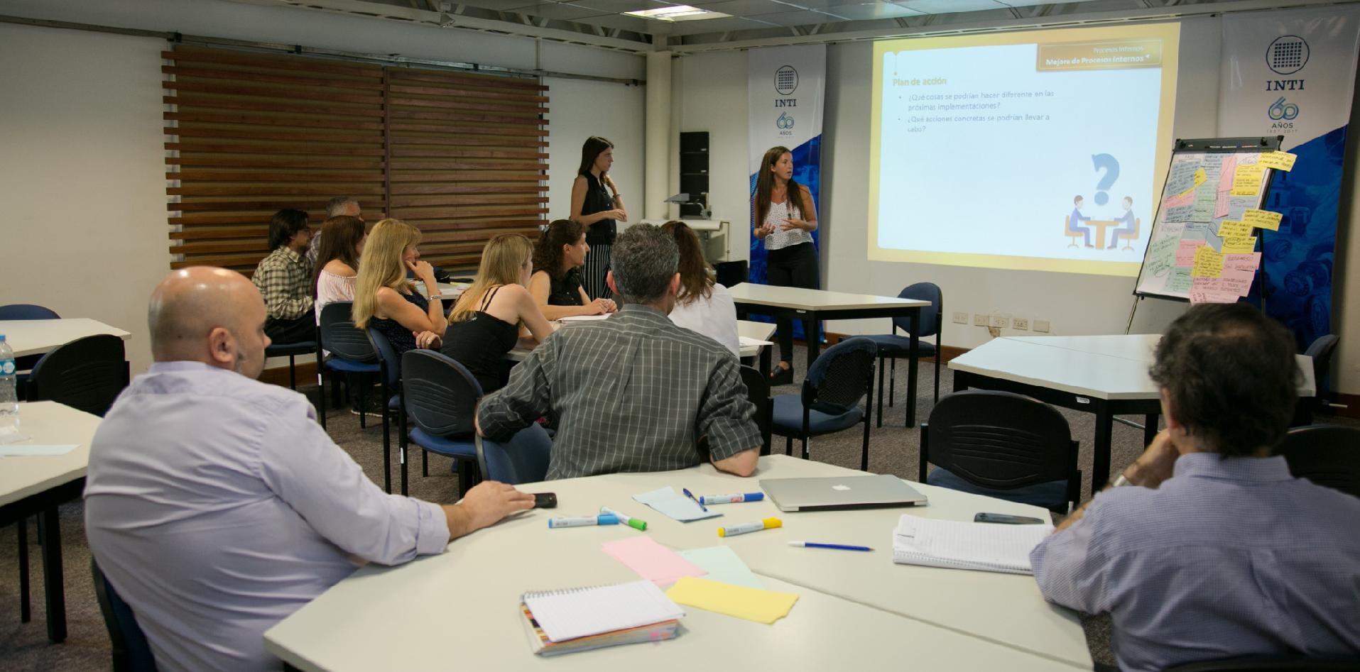 Profesionales de Agroalimentos y Mecánica durante el 