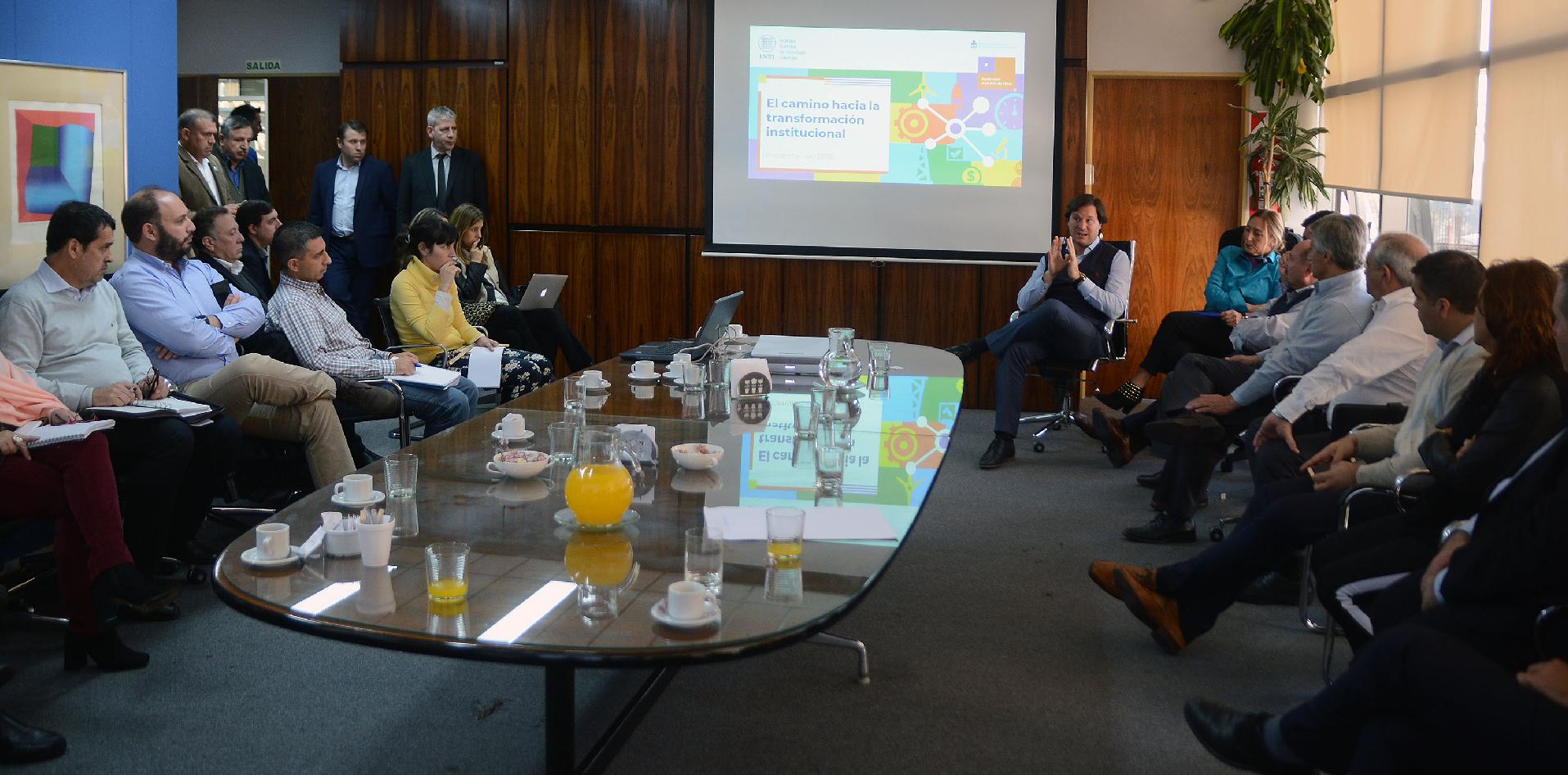 Javier Ibañez en la presentación de la Sede Retiro