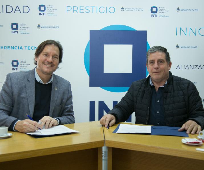 Firma de convenio con la empresa Mining World S.A.