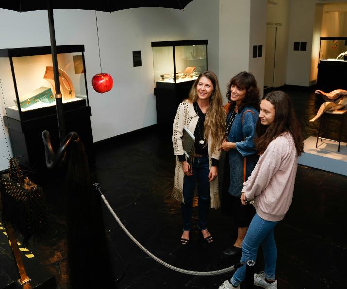 WWW WHY-WHAT-WHO Edición Argentina inti ODT Embajada Británica en Argentina British Council London College of Fashion