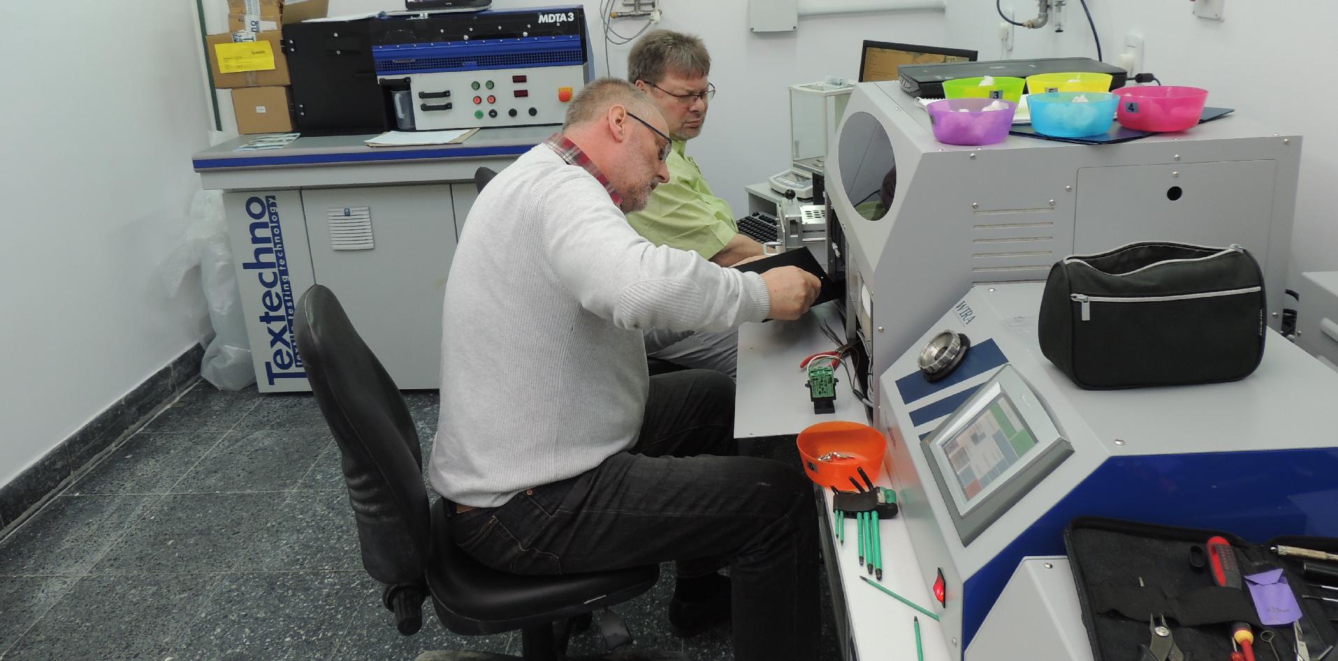 INTI, NEA, Expertos alemanes calibraron los equipos del nuevo laboratorio.