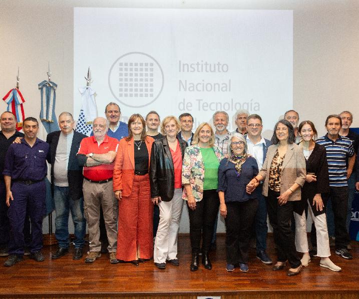 En el marco de la celebración se entregaron medallas a la trayectoria de trabajadoras y trabajadores