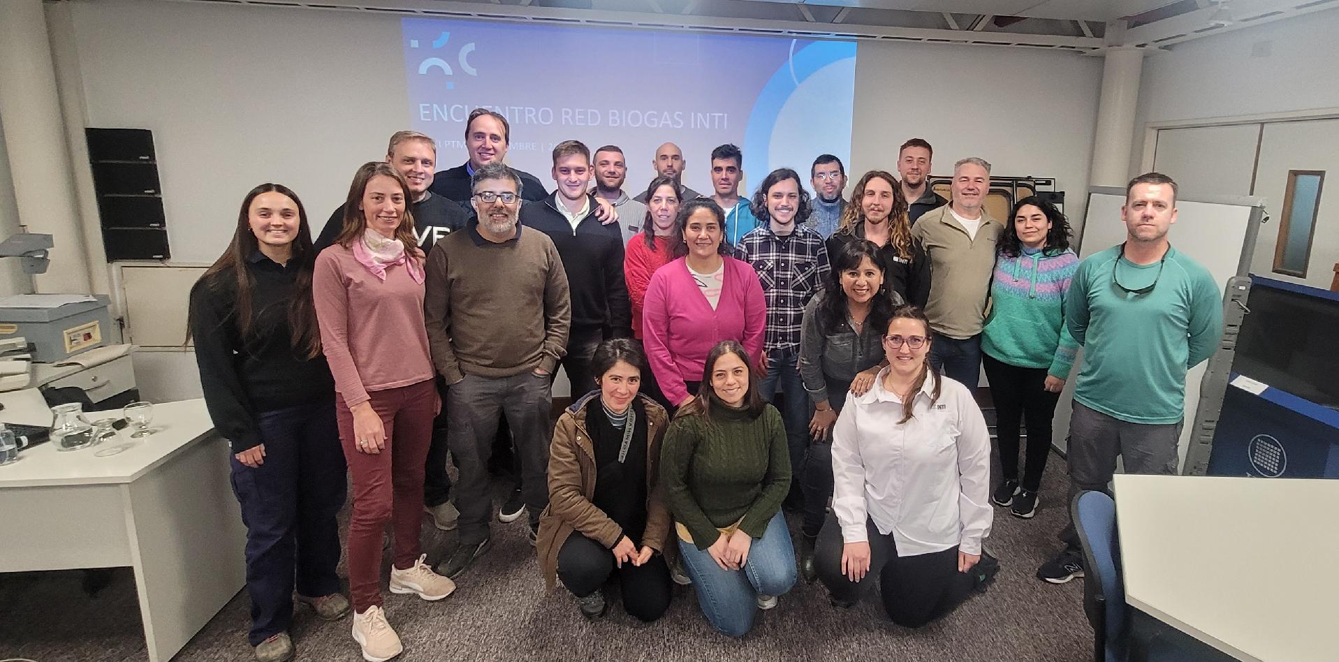 Integrantes de la red de biogás en aula 1 del Auditorio del PTM