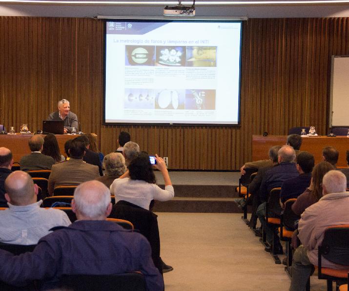 transporte metrología día mundial INTI mediciones vehículos cable emisiones iluminación seguridad eficiencia vial